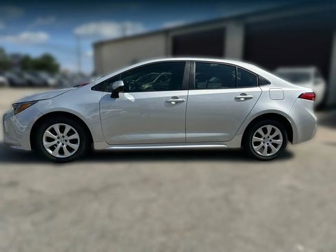 Used 2024 Toyota Corolla LE FWD image 5