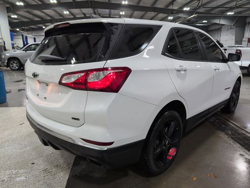 Used 2019 Chevrolet Equinox LT image 2