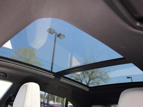 New 2025 Porsche Macan 4S Electric image 37