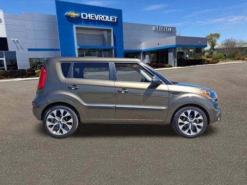 Used 2012 Kia Soul ! FWD image 26