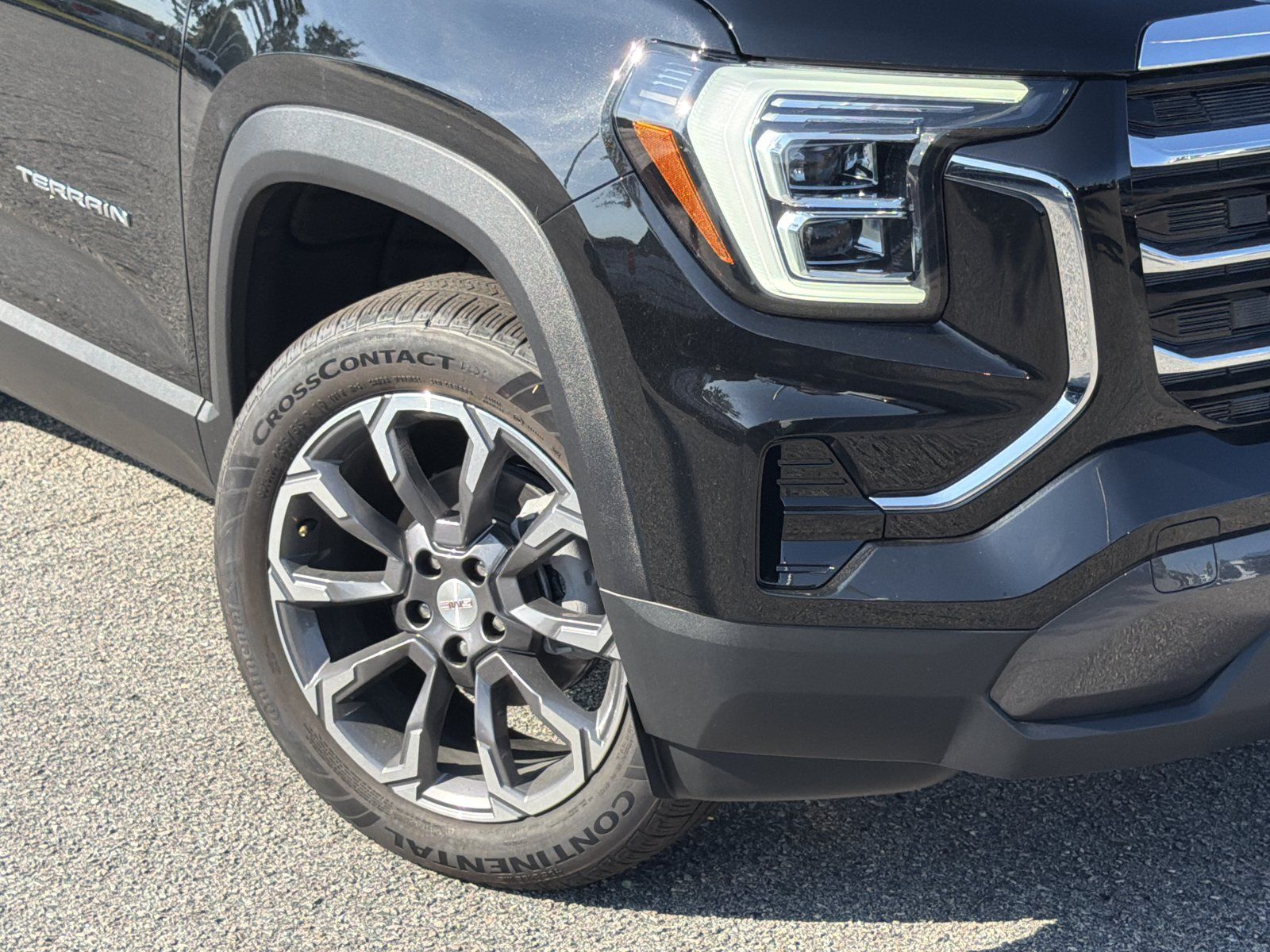 New 2027 GMC Terrain Elevation w/ Elevation Premium Package FWD image 3