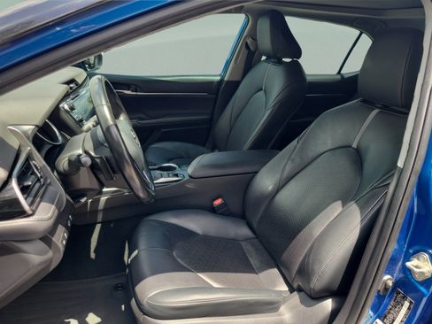Used 2020 Toyota Camry XSE FWD image 17