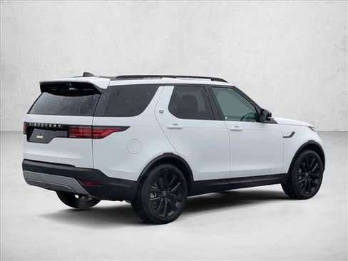New 2026 Land Rover Discovery S image 5