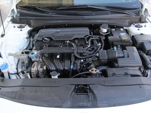 Used 2025 Hyundai Elantra Sport FWD image 31