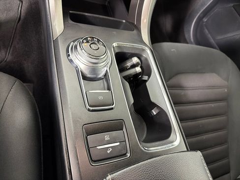 Used 2017 Ford Fusion SE image 18