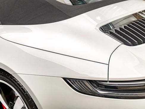 Used 2024 Porsche 911 Cabriolet image 18