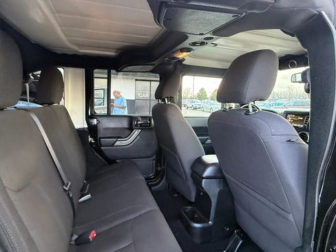 Used 2018 Jeep Wrangler Unlimited Sport S image 23