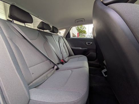 Used 2025 Kia K4 LXS image 28