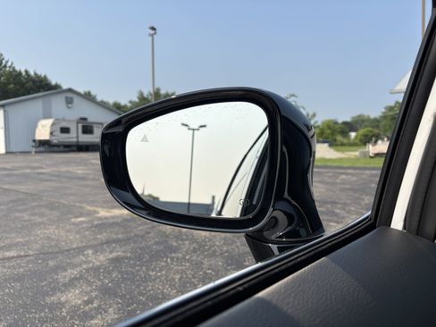 New 2025 Chrysler Pacifica Select FWD image 18