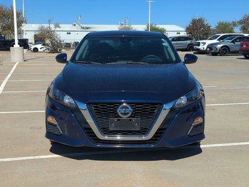 Used 2022 Nissan Altima 2.5 S image 2