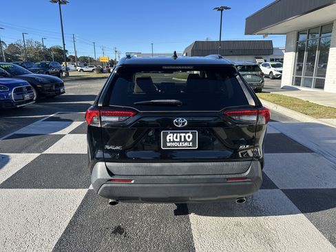 Used 2021 Toyota RAV4 XLE image 4