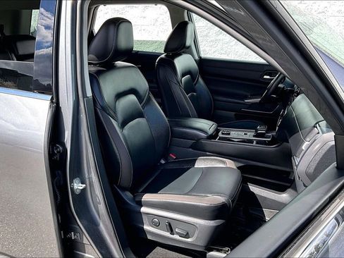 Certified 2023 Nissan Pathfinder SL image 6