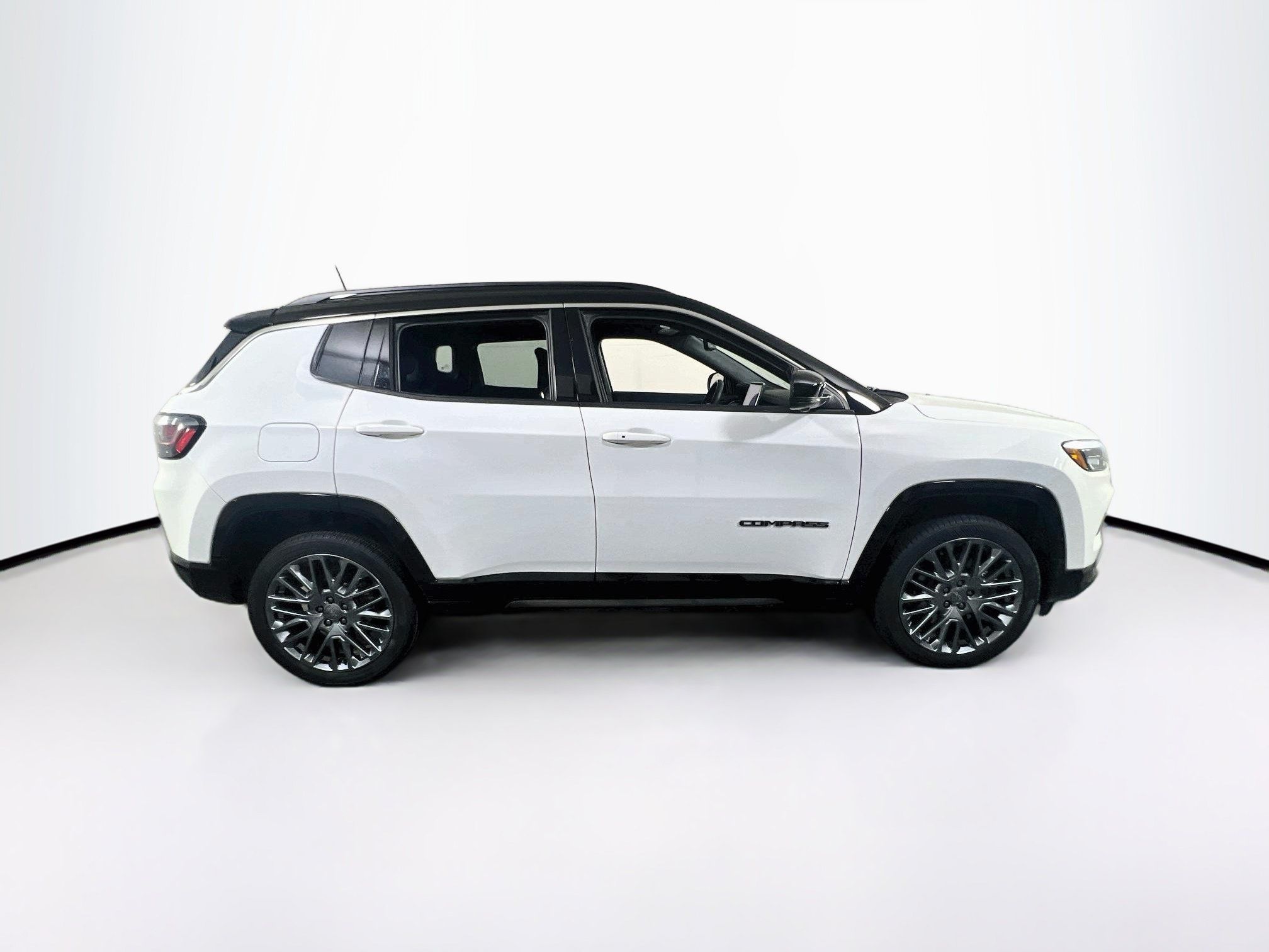 Used 2023 Jeep Compass Limited w/ Elite Group AWD/4WD image 7