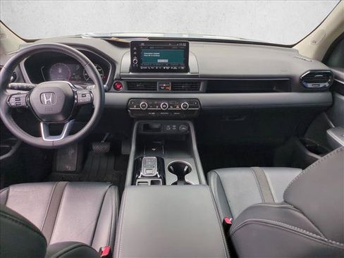 Used 2024 Honda Pilot Touring image 18