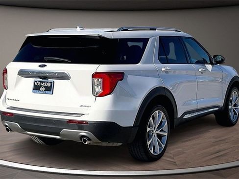 Used 2022 Ford Explorer Platinum w/ Technology Package image 2