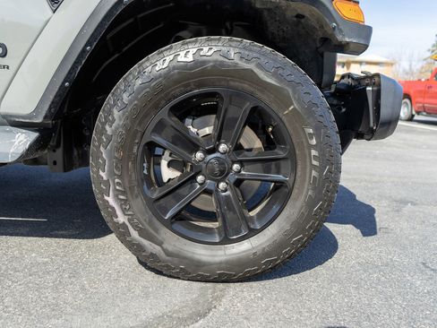 Used 2023 Jeep Wrangler Unlimited Sahara image 11