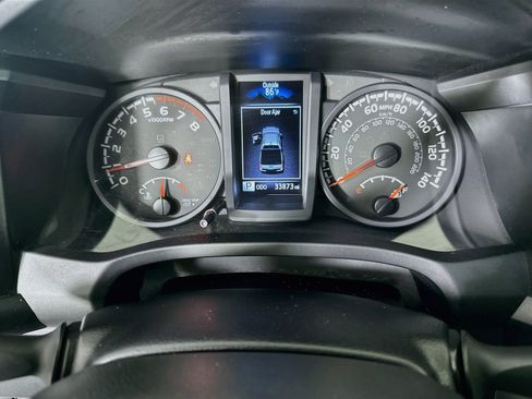 Used 2022 Toyota Tacoma SR w/ SR Convenience Package RWD image 19