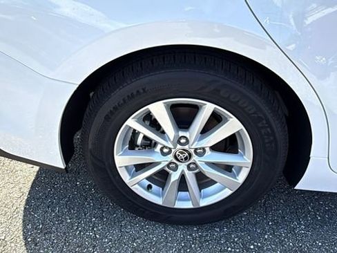 Used 2025 Toyota Camry LE w/ Convenience Package image 12