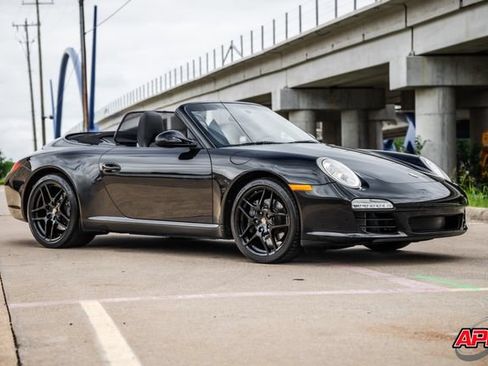 Used 2010 Porsche 911 Carrera RWD image 3