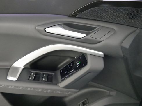 New 2025 Audi Q5 Premium image 11