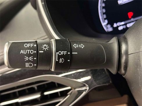 Used 2023 Acura MDX SH-AWD w/ Advance Package image 33
