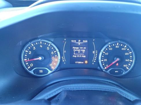 Used 2018 Jeep Renegade Latitude w/ Cold Weather Group image 36