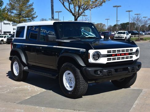 Used 2025 Ford Bronco Heritage Edition image 3