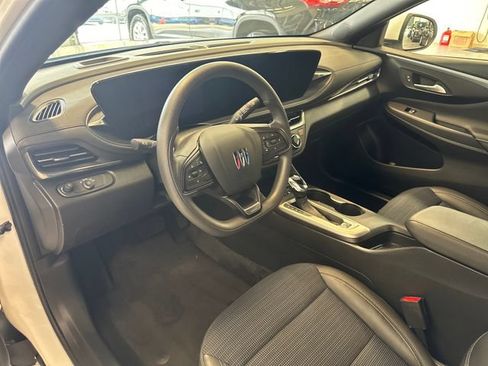 Used 2024 Buick Envista Preferred w/ Convenience II Package FWD image 21