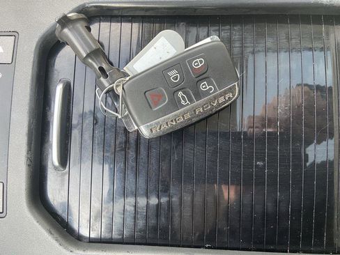 Used 2018 Land Rover Range Rover Evoque HSE image 31