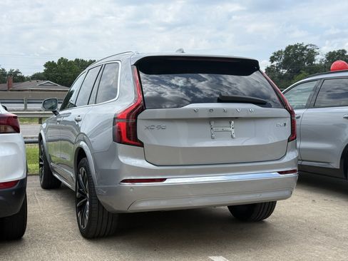 Used 2025 Volvo XC90 B6 Plus AWD/4WD image 4