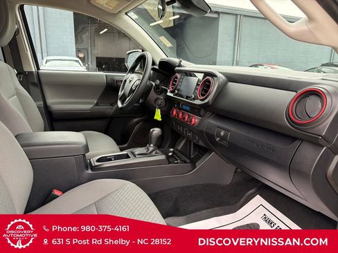 Used 2022 Toyota Tacoma SR AWD/4WD image 38