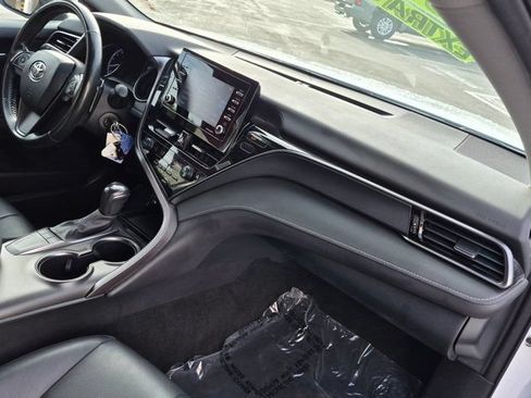 Used 2024 Toyota Camry SE FWD image 6