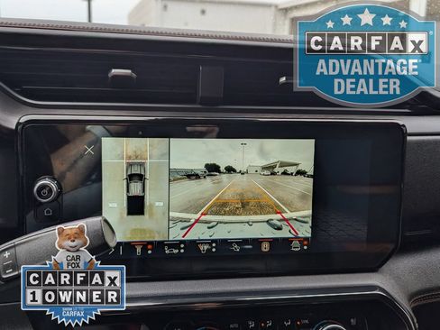 Used 2024 GMC Sierra 2500 AT4 w/ AT4 Premium Plus Package AWD/4WD image 11
