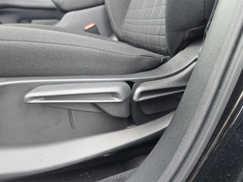 New 2026 Honda HR-V LX image 16