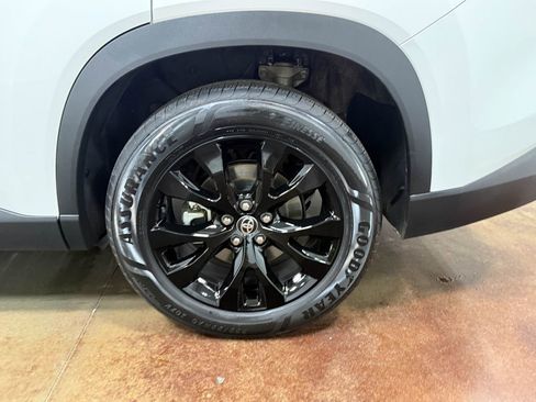 Used 2024 Toyota Grand Highlander Limited image 89