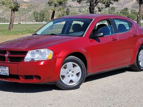 Used 2008 Dodge Avenger SE image 2