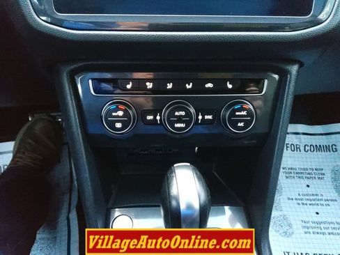 Used 2020 Volkswagen Tiguan SE R-Line image 43