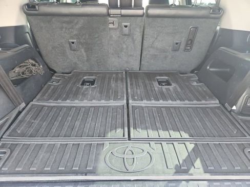 Used 2017 Toyota 4Runner 4WD image 12