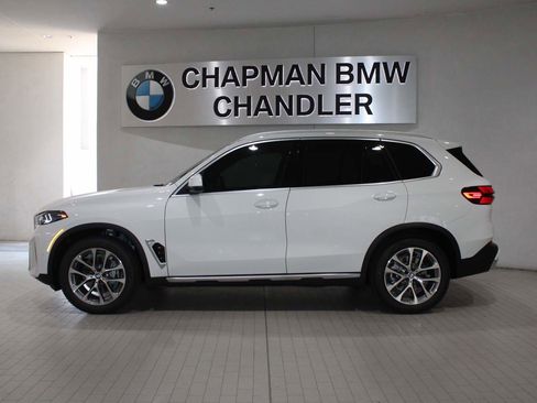 Used 2026 BMW X5 sDrive40i image 3