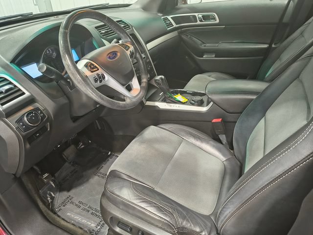 Used 2015 Ford Explorer XLT w/ Equipment Group 202B AWD/4WD image 12