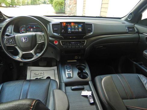 Used 2022 Honda Pilot TrailSport image 11