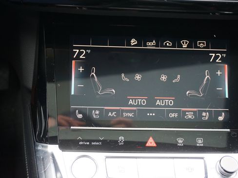 Used 2019 Audi e-tron Prestige w/ Prestige Package image 13