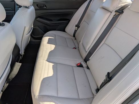 Used 2025 Nissan Altima 2.5 SV FWD image 34