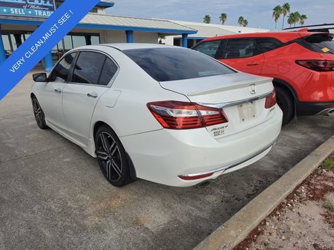 Used 2017 Honda Accord Sport image 4
