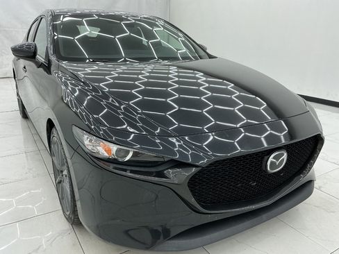 Used 2021 MAZDA MAZDA3 s FWD image 3