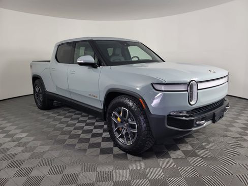 Used 2022 Rivian R1T Adventure image 7