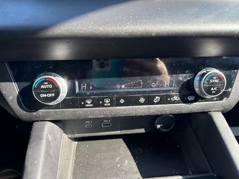 Used 2022 Mitsubishi Outlander ES image 24