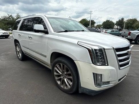 Used 2019 Cadillac Escalade Premium Luxury AWD/4WD image 7