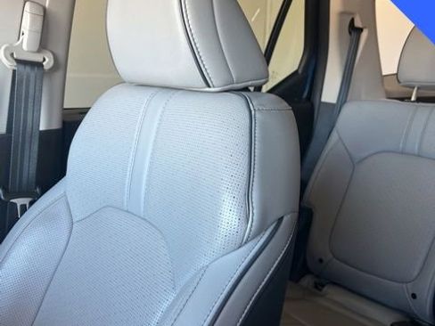 Used 2023 Honda Pilot Elite image 6