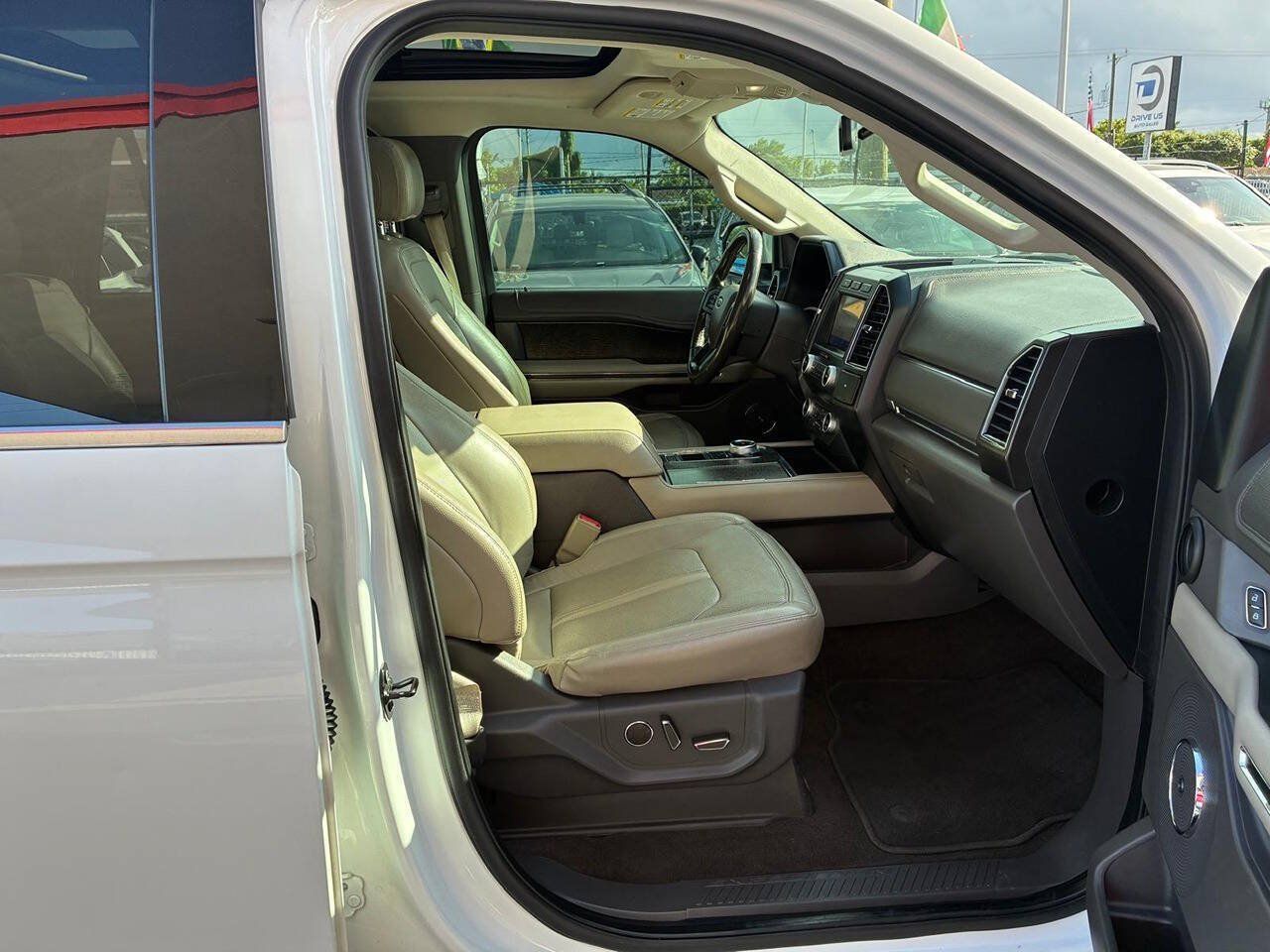 Used 2020 Ford Expedition Max Limited RWD image 5